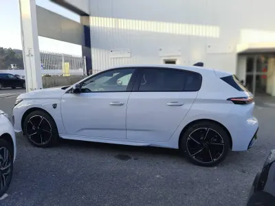 Usado Peugeot e-308 GT 114 kW (156 CV) 2024 Blanco Utilitario