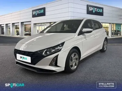 Usado Hyundai i20 80 CV (58 kW) 2025 Blanco Utilitario