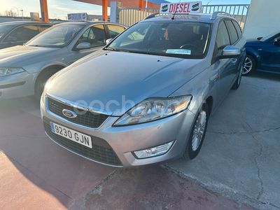 Usado Ford Mondeo Ghia 140 CV (102 kW) 2008 Gris / plata Familiar
