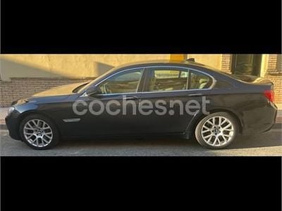Usado BMW 740 306 HP (225 kW) 2009 Preto Sedan