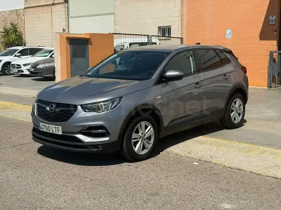 Usado Opel Grandland X Ultimate 130 CV (95 kW) 2019 Gris / plata SUV