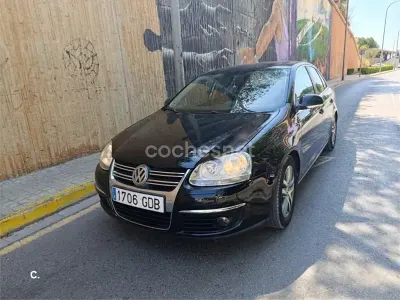 Usado VW Jetta Trendline 105 CV (77 kW) 2008 Negro Berlina