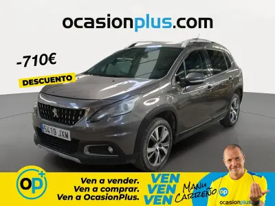 Usado Peugeot 2008 Allure 120 CV (88 kW) 2017 Gris SUV