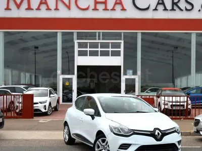 Begagnad Renault Clio V Zen 91 HK (66 kW) 2020 Vit Sedan
