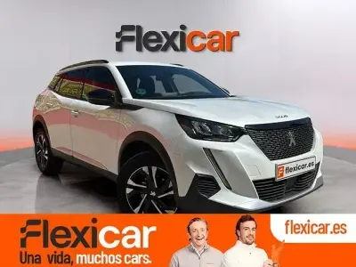 Usado Peugeot 2008 Allure 100 CV (73 kW) 2023 Blanco SUV