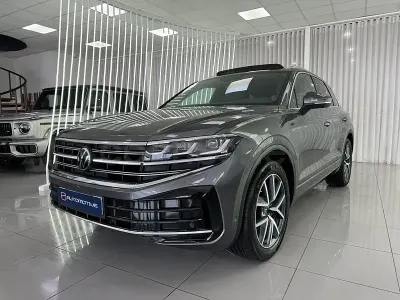 Käytetty VW Touareg 231 HP (169 kW) 2025 Harmaa Katumaasturi