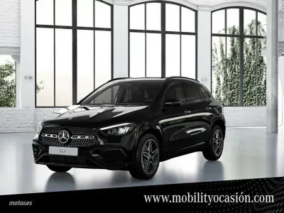 Usado Mercedes GLA200 AMG line 150 CV (110 kW) 2025 Negro SUV