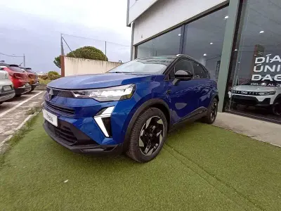 Usado Renault Captur Techno 100 CV (73 kW) 2025 Blanco SUV