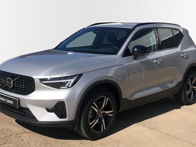 Usado Volvo XC40 Plus 163 CV (119 kW) 2025 Gris / plata SUV