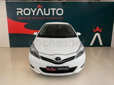 Usado Toyota Yaris Active 90 CV (66 kW) 2013 Blanco Utilitario
