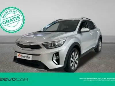 Usado Kia Stonic 79 CV (58 kW) 2024 Plateado SUV