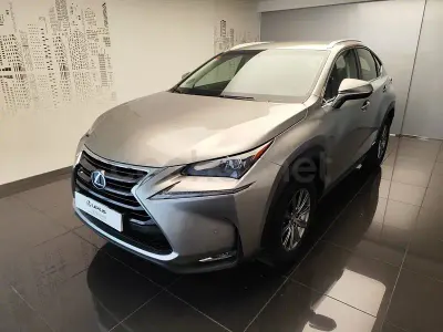 Usado Lexus NX300h 197 CV (144 kW) 2017 Gris / plata SUV