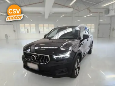 Usado Volvo XC40 Momentum 262 CV (192 kW) 2021 Negro SUV