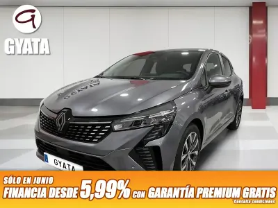 Usado Renault Clio V Techno 90 CV (66 kW) 2025 Gris / plata Berlina