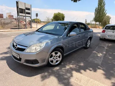 Usado Opel Vectra Elegance 120 CV (88 kW) 2007 Gris / plata Berlina