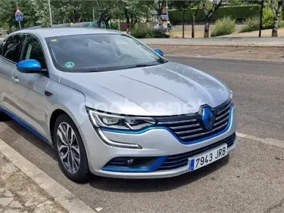 Usado Renault Talisman Zen 130 CV (95 kW) 2016 Gris / plata Berlina