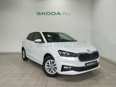Usado Skoda Fabia Selection 95 CV (69 kW) 2024 Blanco Berlina