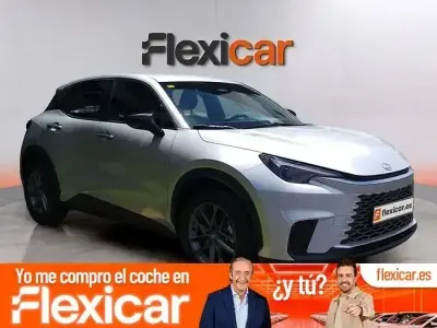 Usado Lexus LBX 136 CV (100 kW) 2025 Gris SUV