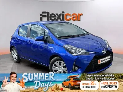 Usado Toyota Yaris Hybrid Active 100 CV (73 kW) 2020 Azul Berlina