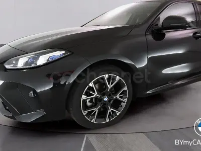 Usado BMW 120 Comfort Edition 163 CV (119 kW) 2025 Negro Utilitario
