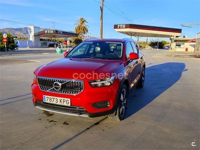 Rojo Usado 2018 Volvo XC40 Momentum SUV | 20.200 € (Precio justo)