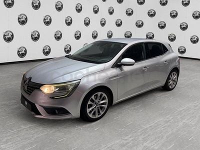 Usado Renault Mégane GT Line GT-Line 130 CV (95 kW) 2017 Gris / plata Berlina
