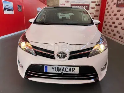 Usado Toyota Verso Advance 112 CV (82 kW) 2015 Blanco Monovolumen
