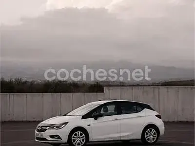 Usado Opel Astra Excellence 110 CV (80 kW) 2016 Blanco Berlina