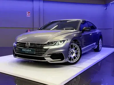 Usado VW Arteon R-line 150 CV (110 kW) 2018 Gris / plata Utilitario