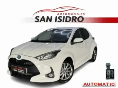 Usado Toyota Yaris Hybrid Active 116 CV (85 kW) 2023 Blanco Berlina