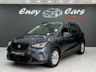 Usado Seat Arona Style 110 CV (80 kW) 2022 Gris / plata SUV