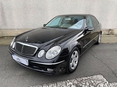 Negro Usado 2004 Mercedes E220 Avantgarde Berlina | 6999 € (Precio justo)