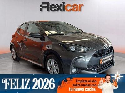 Gris Usado 2024 Toyota Yaris Edition Berlina | 17.990 € (Precio justo)