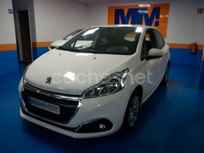 Usado Peugeot 208 Active 100 CV (73 kW) 2019 Blanco Utilitario