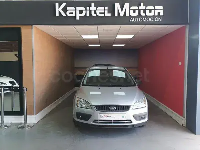 Brugt Ford Focus Trend 100 HK (73 kW) 2005 Grå Sedan