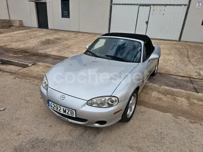 Usado Mazda MX5 110 CV (80 kW) 2002 Gris / plata Descapotable