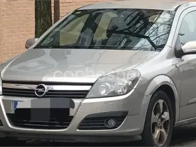 Usado Opel Astra Enjoy 100 CV (73 kW) 2005 Gris / plata Berlina
