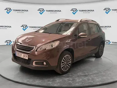 Usado Peugeot 2008 Active 92 CV (67 kW) 2015 Marrón SUV