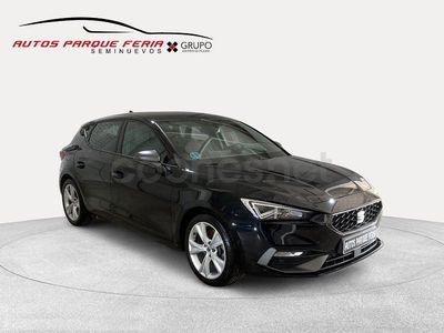 Usado Seat Leon FR 116 CV (85 kW) 2025 Negro Familiar