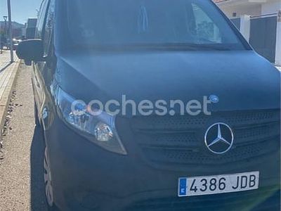 Usado Mercedes Vito Marco Polo 88 CV (64 kW) 2016 Verde Van