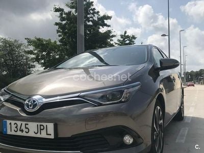 Toyota Auris Hybrid