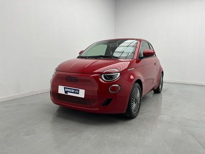 Rojo Nuevo 2025 Fiat 500e Red Berlina | 26.890 € (Un poco caro)