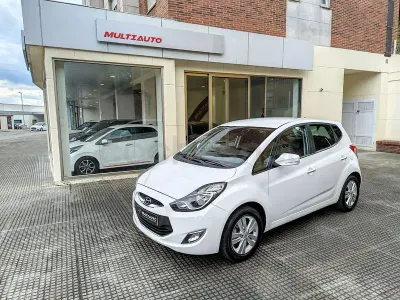 Usado Hyundai ix20 126 CV (92 kW) 2013 Blanco Utilitario