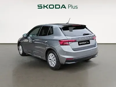 Usado Skoda Fabia Ambition 80 CV (58 kW) 2023 Gris Utilitario
