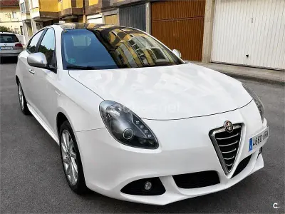 Usado Alfa Romeo Giulietta 170 CV (125 kW) 2013 Blanco Utilitario
