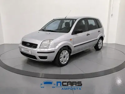 Usado Ford Fusion Trend 80 CV (58 kW) 2005 Gris / plata Utilitario