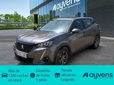Usado Peugeot 2008 Active 110 CV (80 kW) 2021 Gris SUV