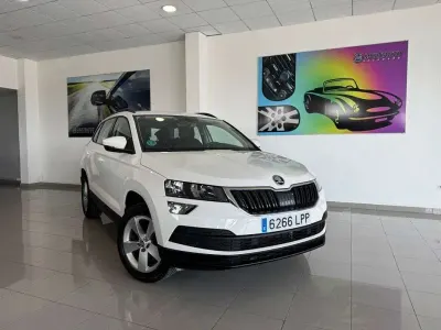 Usado Skoda Karoq Ambition 150 CV (110 kW) 2021 Blanco SUV