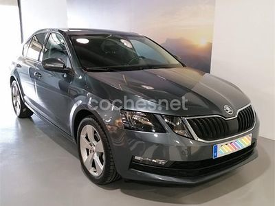 Usado Skoda Octavia 150 CV (110 kW) 2017 Gris / plata Berlina