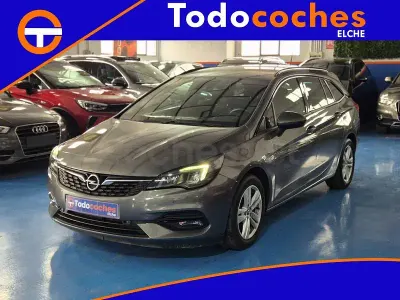 Usado Opel Astra Ultimate 145 CV (106 kW) 2020 Gris / plata Familiar